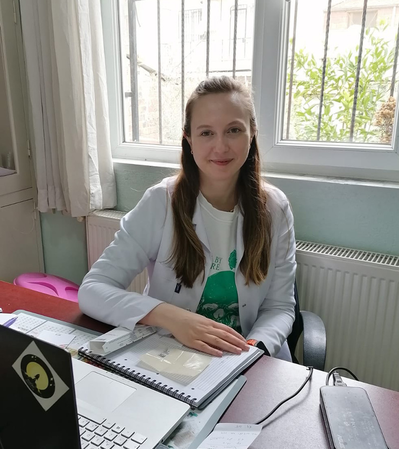 Hemşire Münevver İRİTAŞ